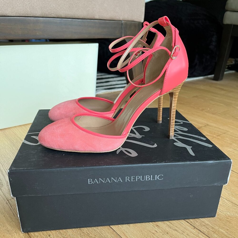 Banana Republic "Veronica" Ankle Strap Leather Pumps in Fire Coral Size 8 NIB